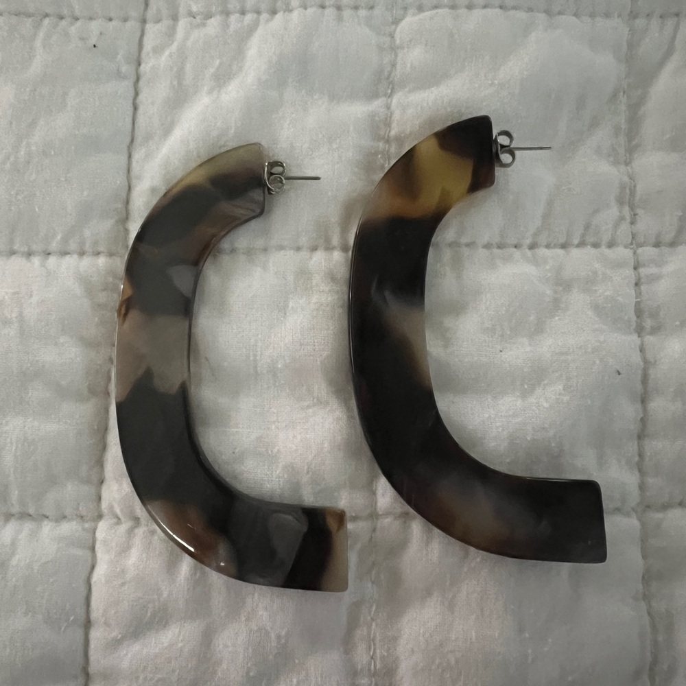 Rachel Comey Tortoise Shell Curved Earrings
